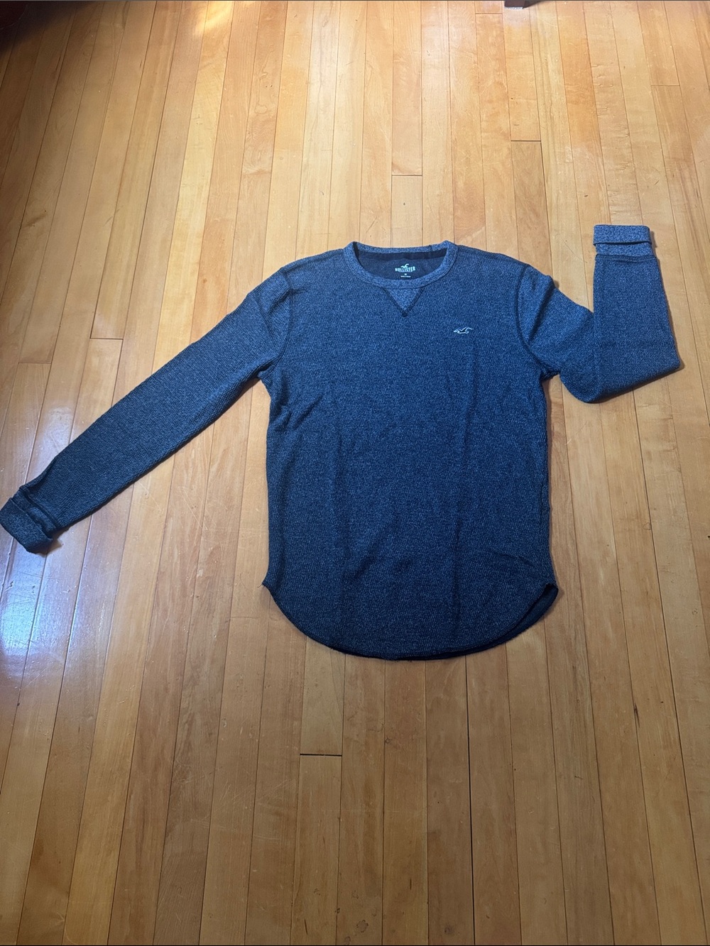 Hollister California black Heather Crewneck thermal/waffle casual shirt men’s M